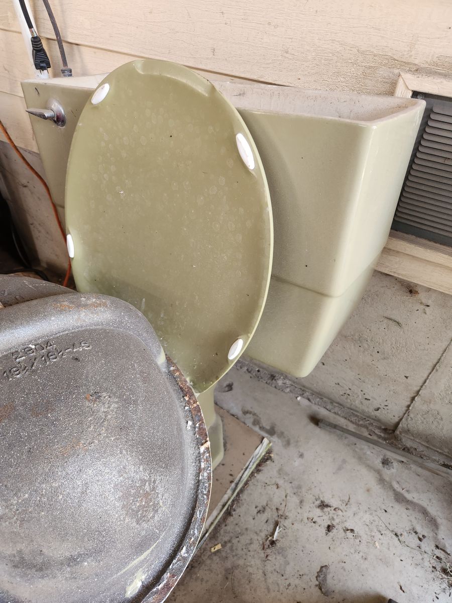 Toilet and sink vintage