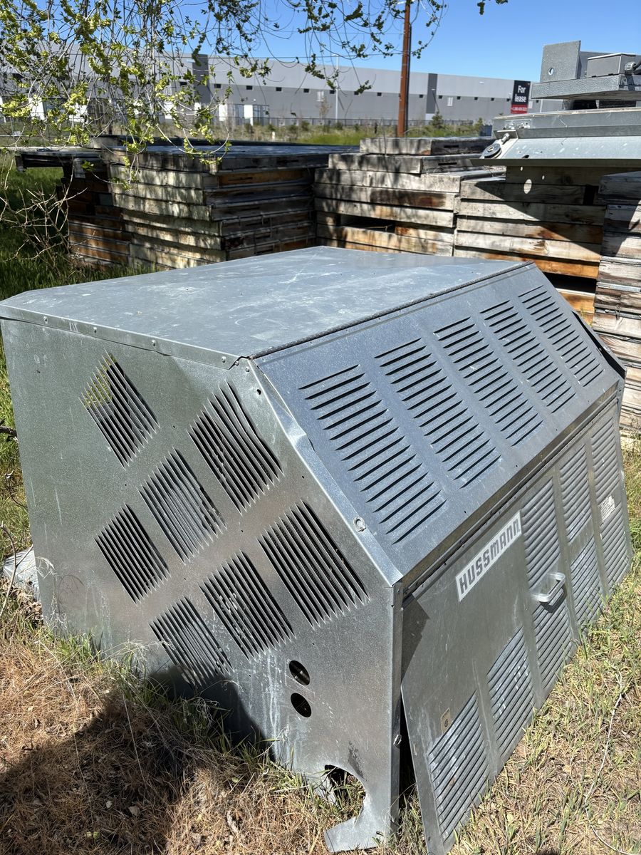 Main image 3