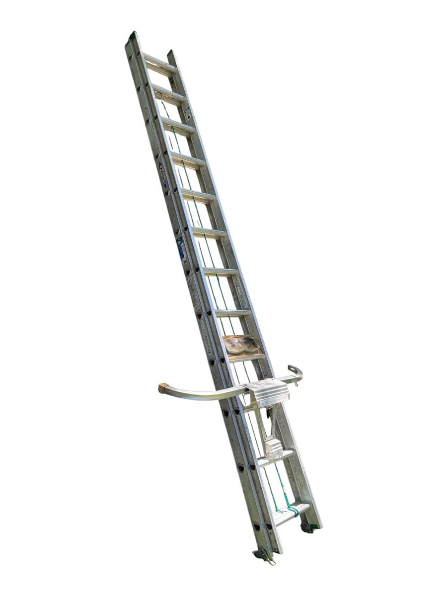 Werner D1224-2 24 ft Aluminum Extension Ladder - 225 lbs Load Capacity, Type II Medium Duty/ Incl Stabilizer bar and cover pads