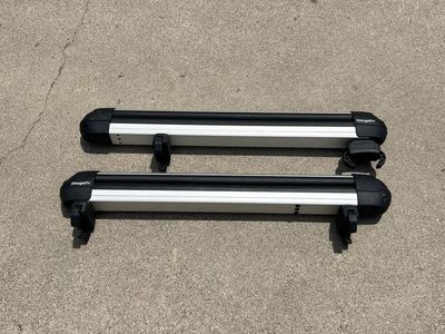 Ski Rack (6 pairs of skis/4 snowboards)