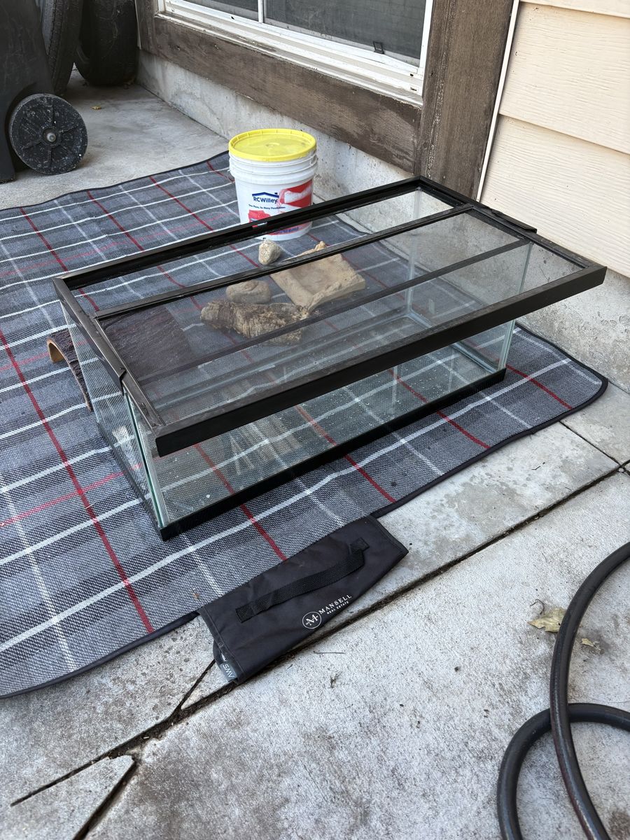 10 Gallon Reptile Tank