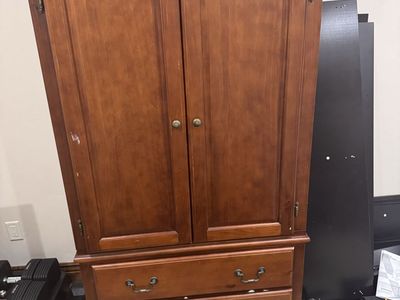 Hutch dresser cabinet
