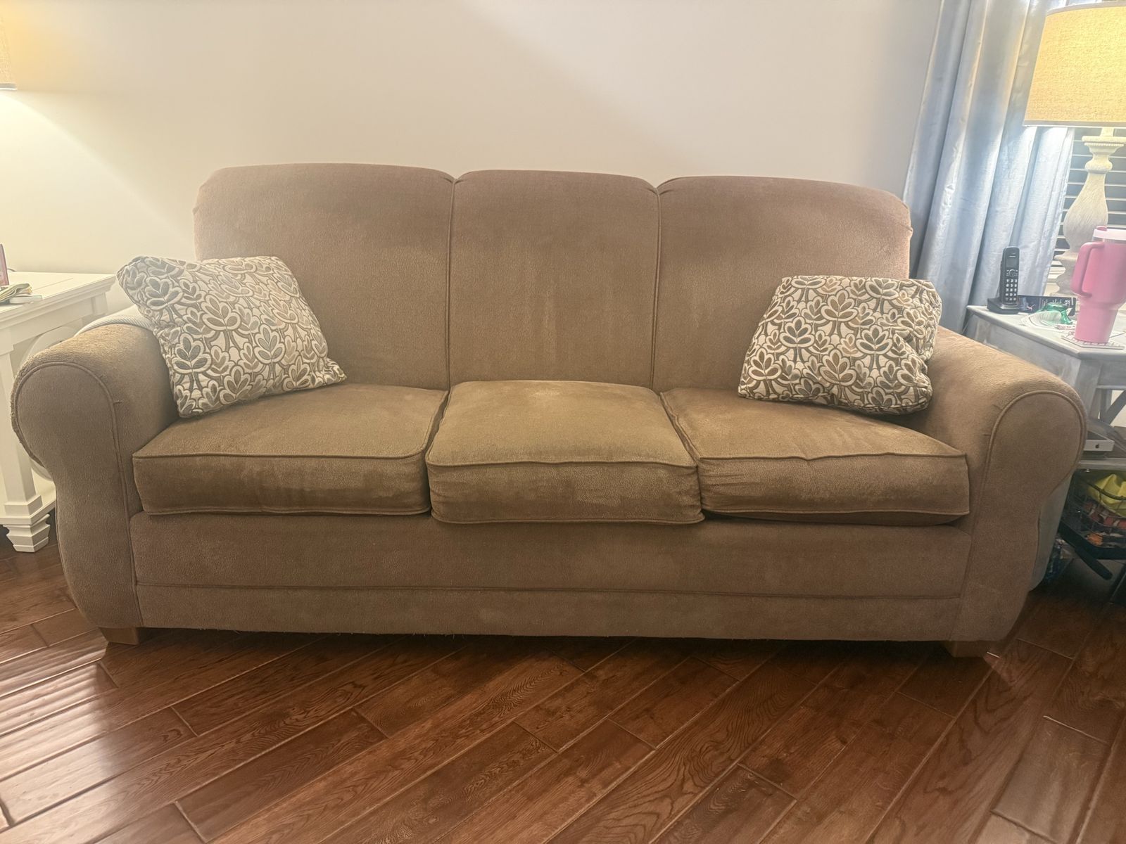 Couch and Loveseat (Tan/brown)
