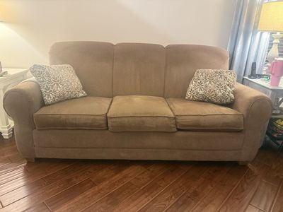 Couch and Loveseat (Tan/brown)