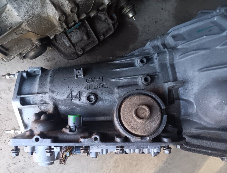 1998 4L60E Transmission Case in Excellent Shape