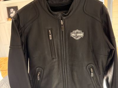 Women's Vintage Harley-Davidson heavy Leather Jacket– Size M (Made in USA)