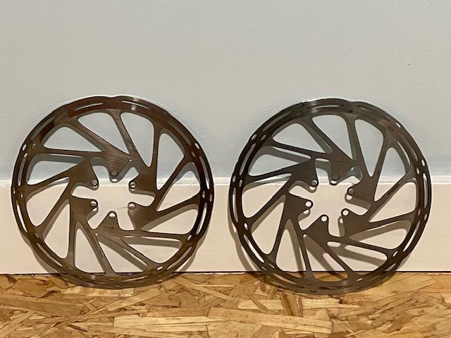 Sram 200 mm disc brake rotor set 6 bolt like new.