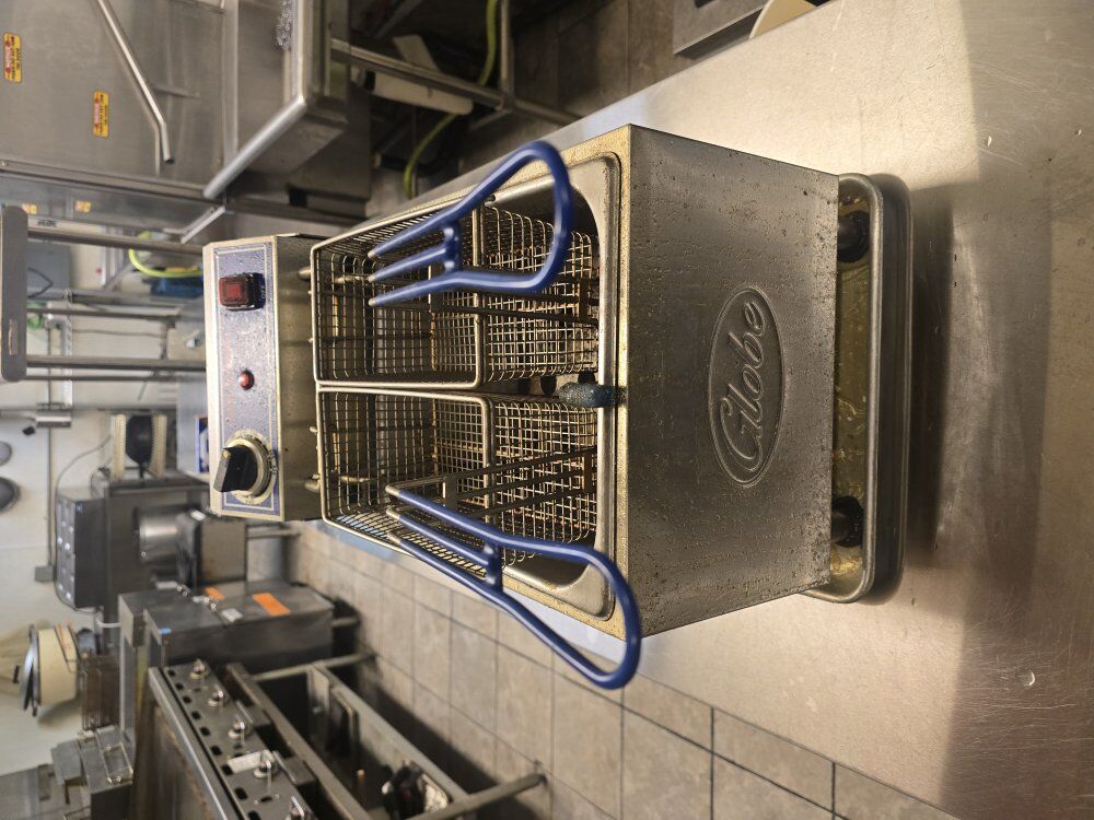 Globe PF10E 10lb Electric Countertop Fryer