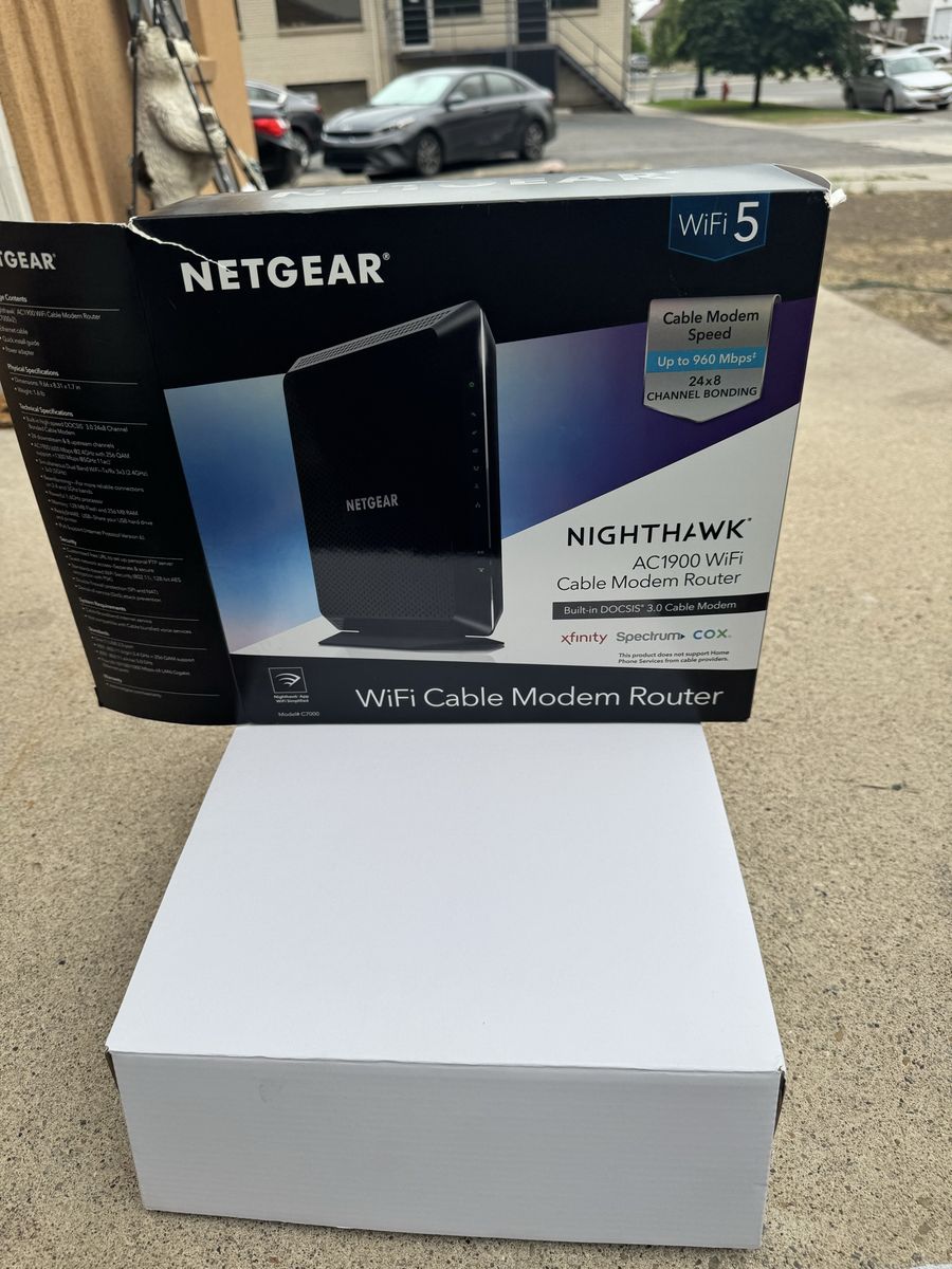 Netgear Nighthawk AC1900 WiFi Cable Modem Router C7000v2