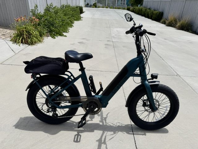Magnum Pathfinder Electric Fat Tire Bike - Ocean color E-bike with Rack & Toolkit, Excellent Condition