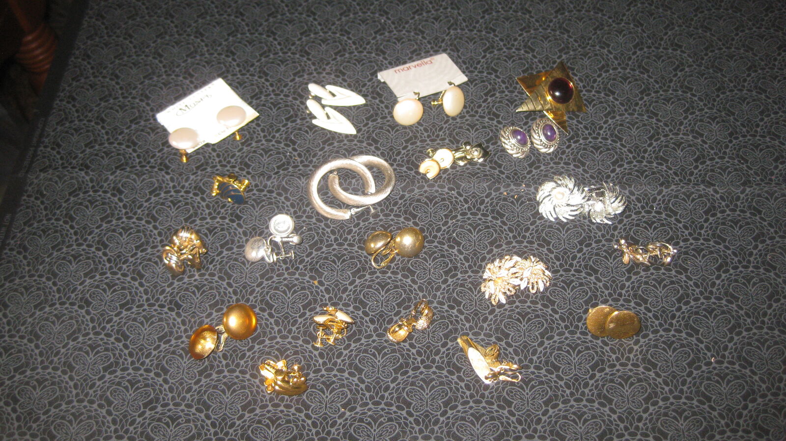 Earrings, 20 pair  PRICE REDUCED