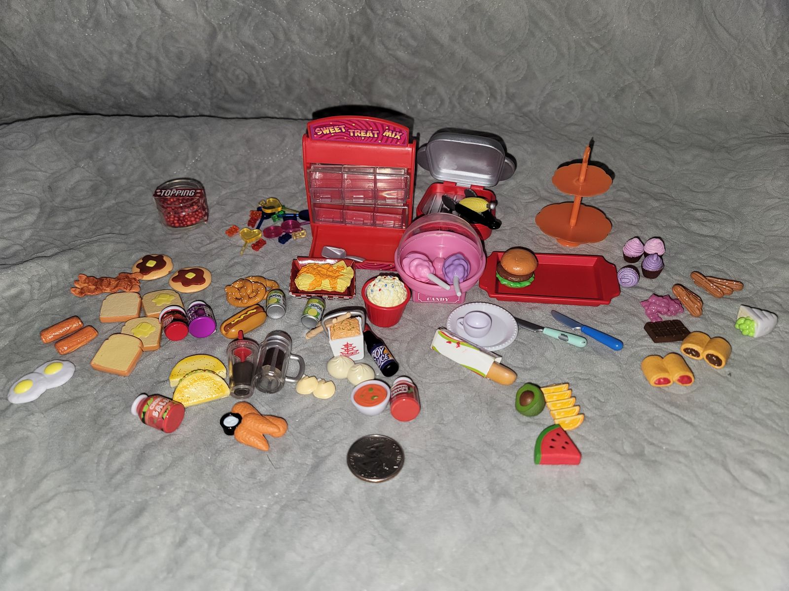 Totally Tiny Foods! Great Bundle with accessories!