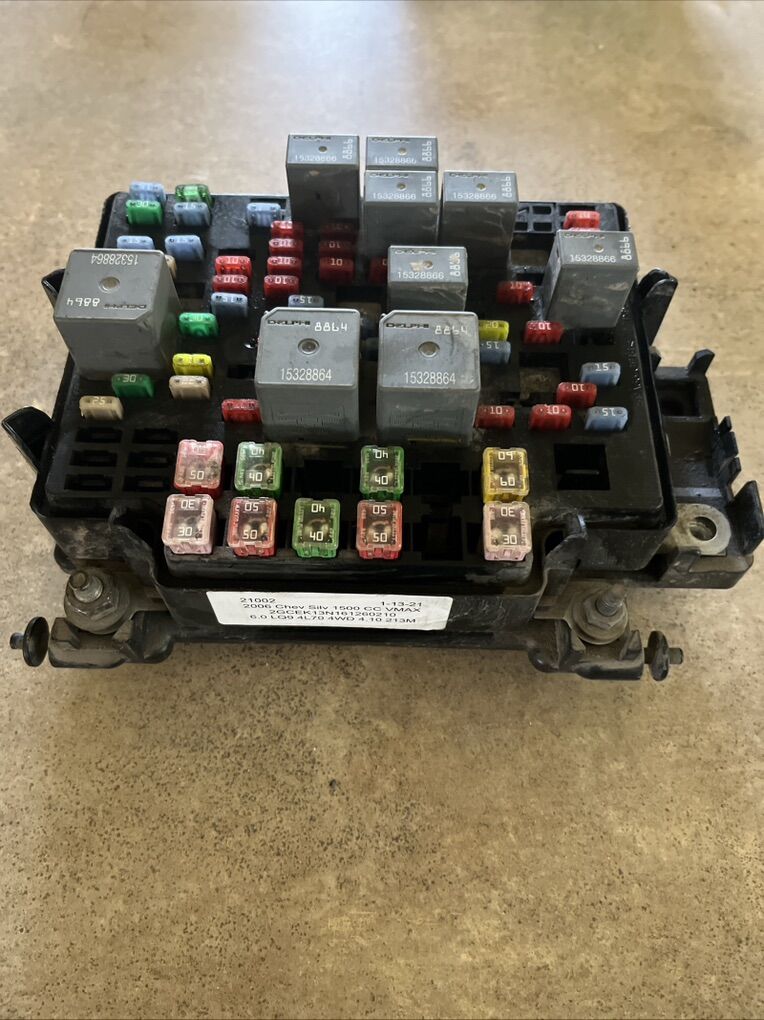 2006 GMC Sierra Chevy Silverado 6.0L fuse Box