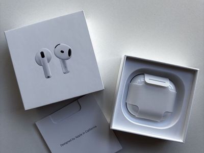 Apple AirPods (4th Generation)