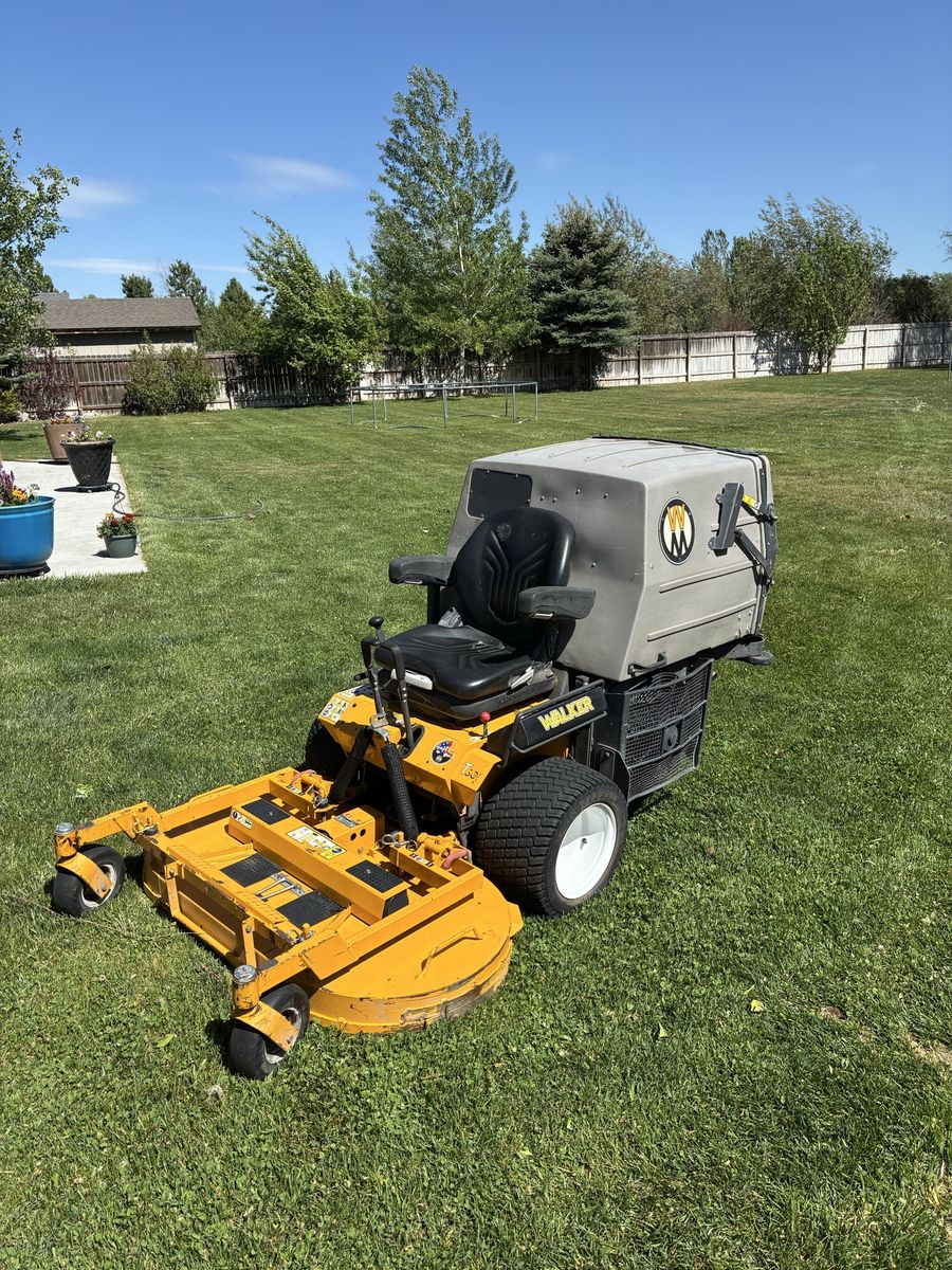 2017 Walker mower MT30i with 48 inch deck