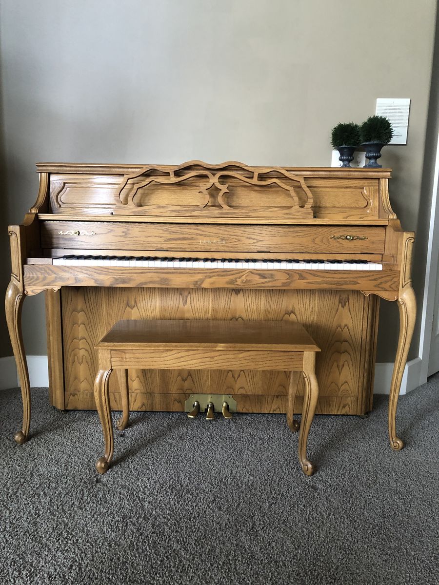 Yamaha Piano for sale – like New!