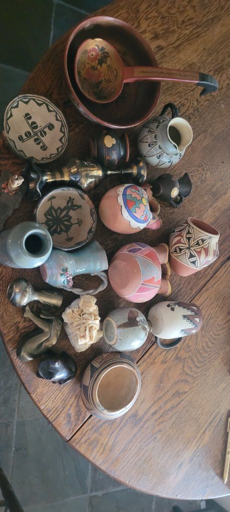 Vintage Southwestern Pottery and Brass Decor Lot - Pottery Vases, Bowls & Figurines