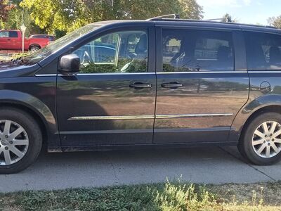 2014 CHRYSLER TOWN AND COUNTRY Touring