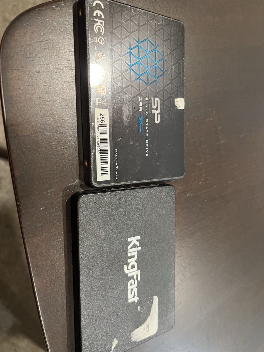 Lot of 2 ssd 256gb. Still good