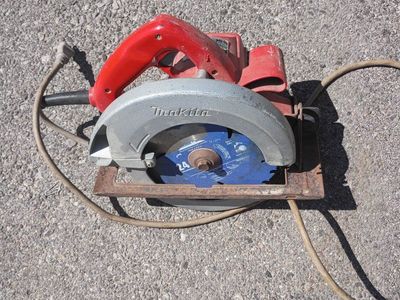 Makita Circular Saw 24T Blade Power Tool - Used, Works Great
