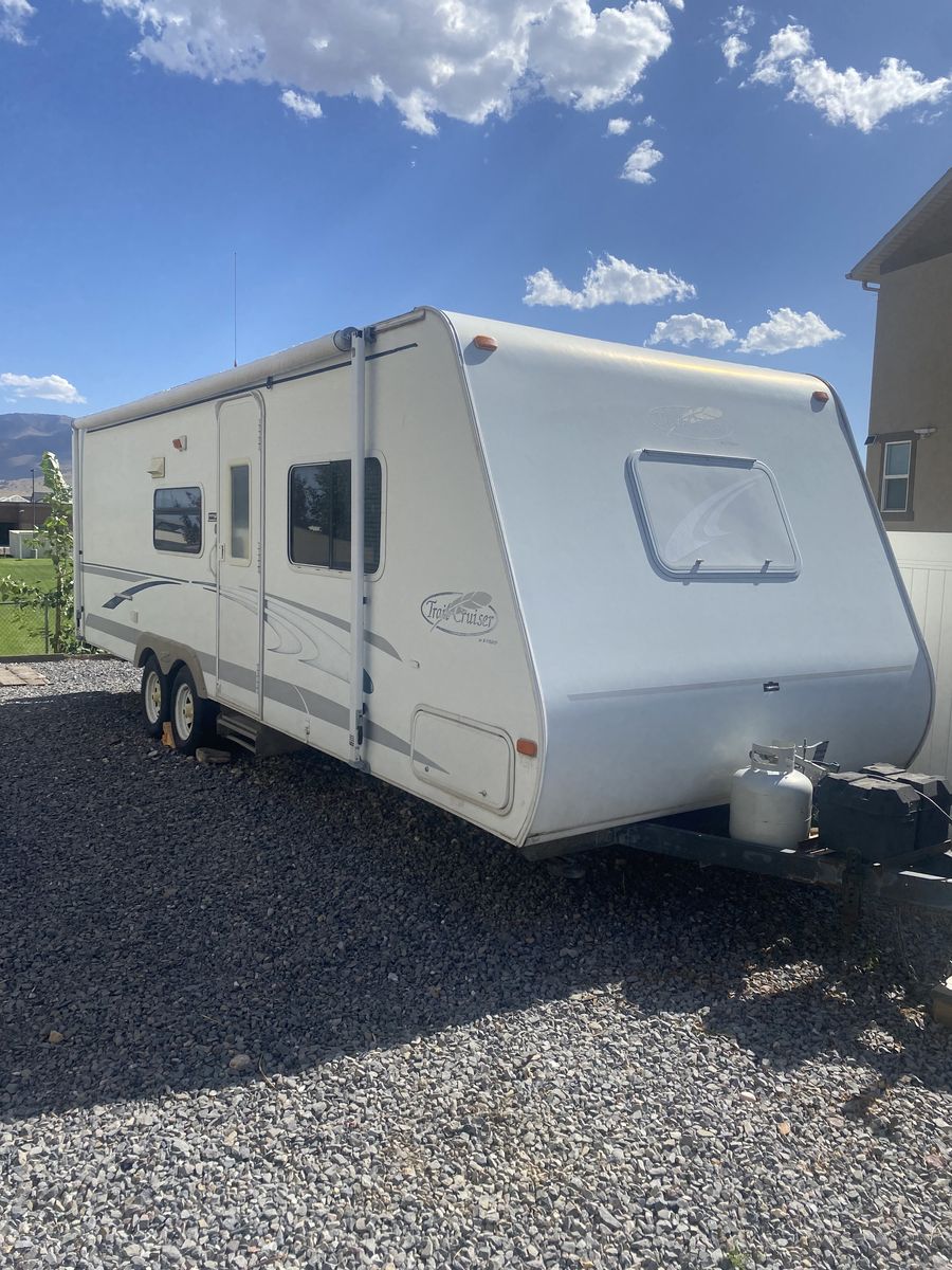 2004 RVIS camping trailer 26 ft $5500