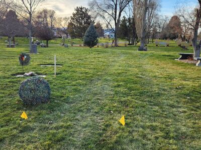 3 Cemetary plots available in Holladay memorial park
