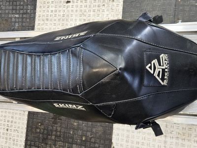 skins low profile seat