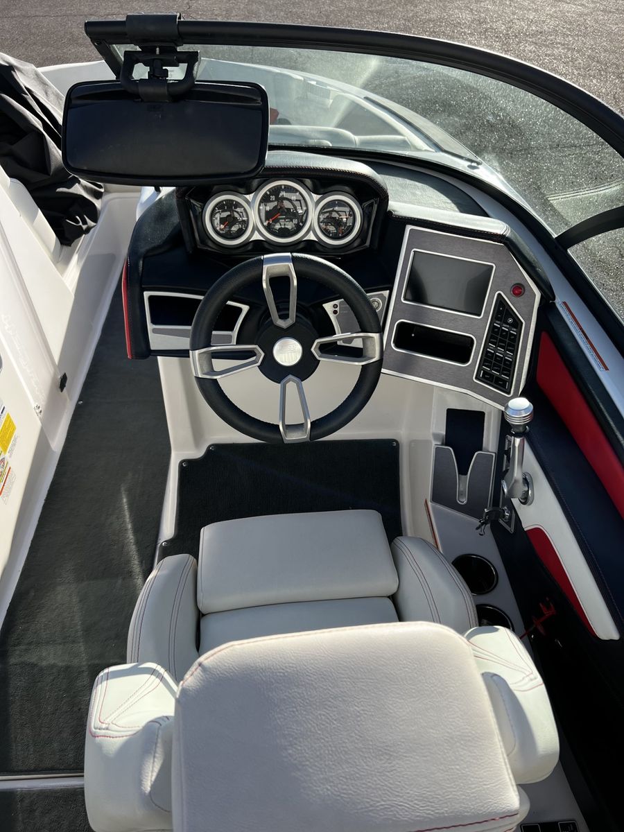 Main image 6