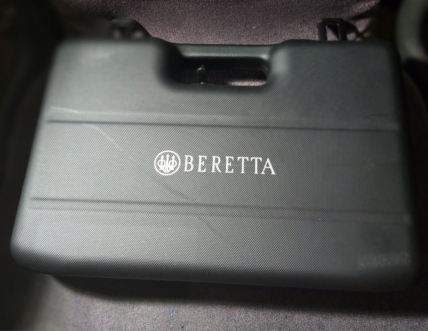 hard gun case locking