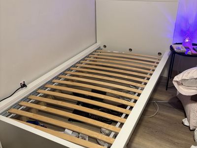 White twin bed frame