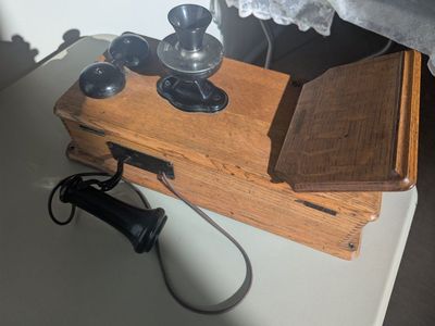 Antique 1900s Kellogg Oak Wall Crank Phone