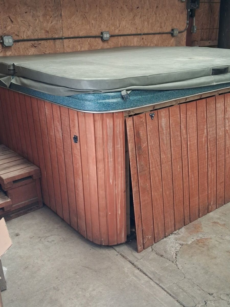 Hot tub
