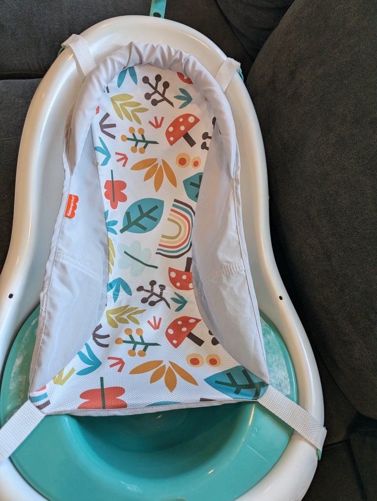 Fisher-Price 4-in-1 Sling 'n Seat Tub Baby Bath Tub White/Teal