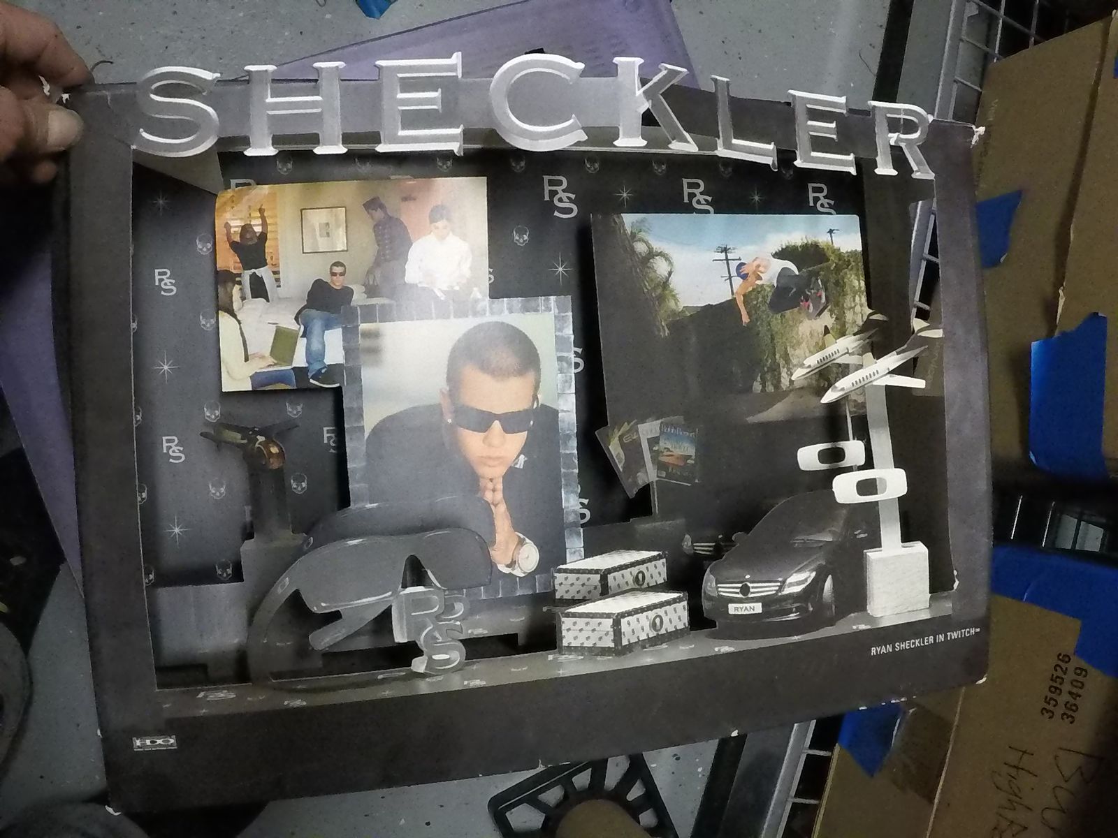 RYAN SHECKLER OAKLEY DISPLAY 3D DEALER SIGN FEATURING PRO SKATER RYAN SHECKLER