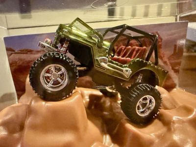 Hot Wheels Collector's Special Edition 1944 Willys MB Jeep Die-Cast Car with Display Case