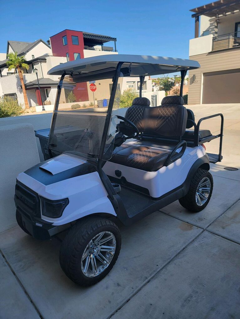 Pristine Club Car Precedent Electric Golf Cart