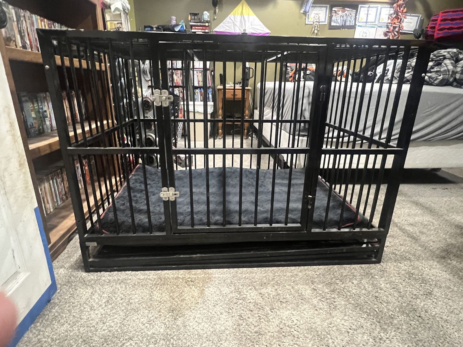 XL heavy duty kennel, dog crate, pet cage