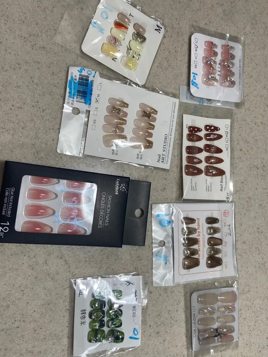 Nails press on