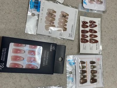 Nails press on