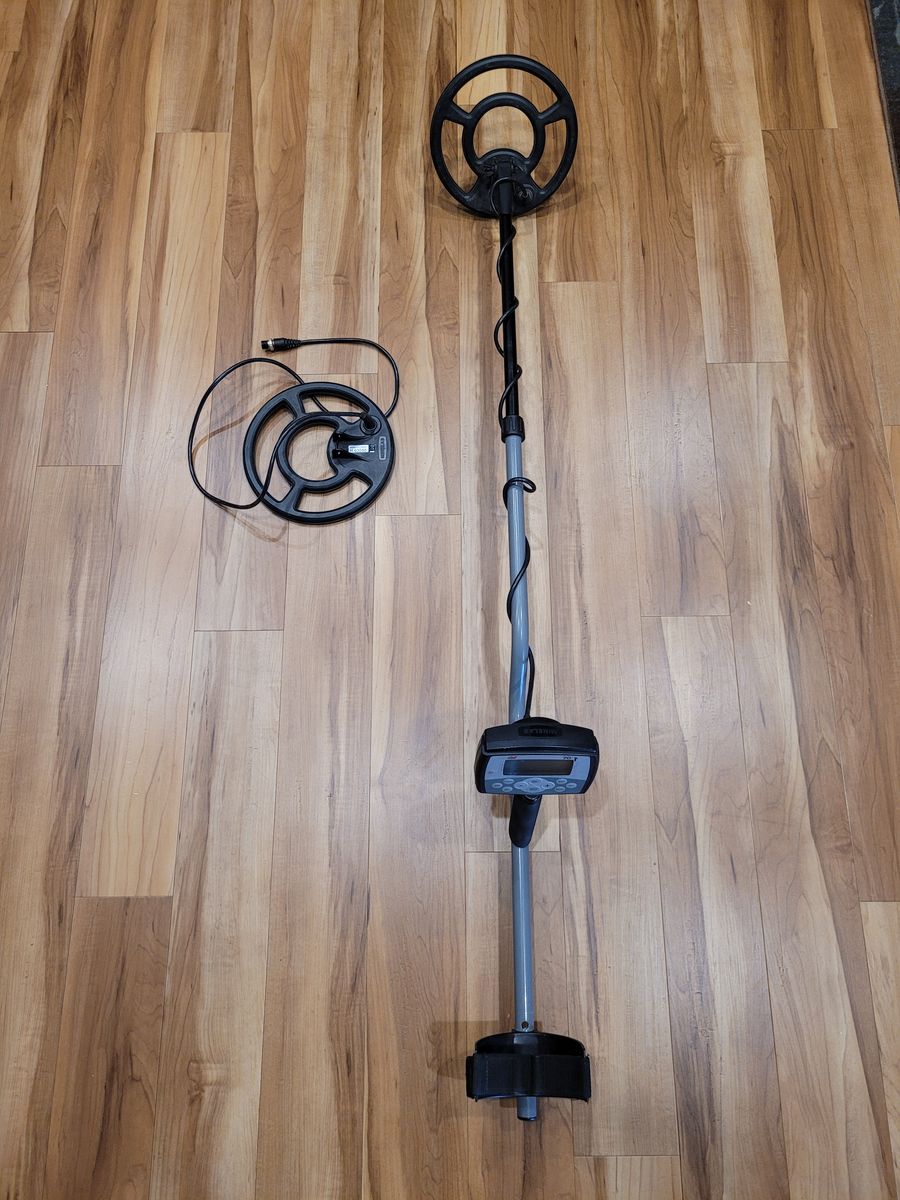 Minelab X-Terra Model 70 Metal Detector