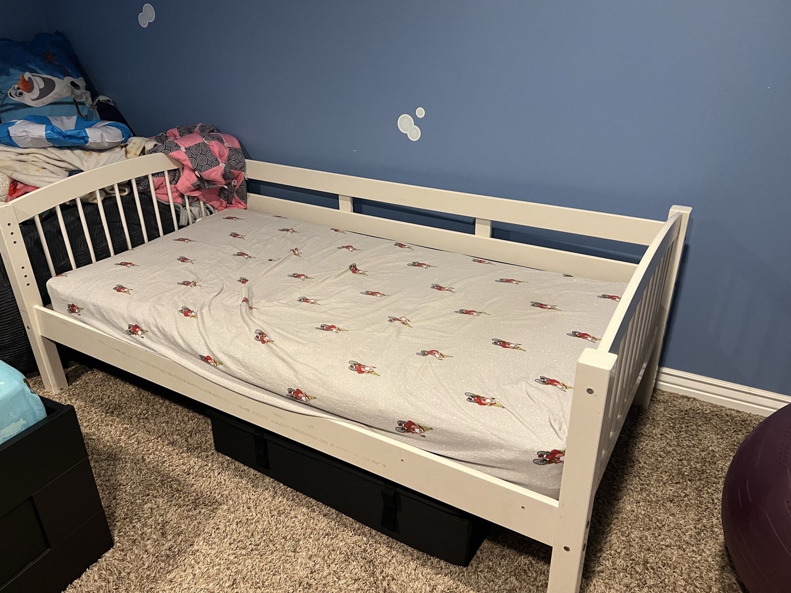White Wooden Daybed / Toddler Bed Frame with Safety Rails 