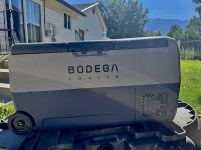 BODEGA Portable Freezer/Cooler 53qt/50L - Dual Zone - BRAND NEW