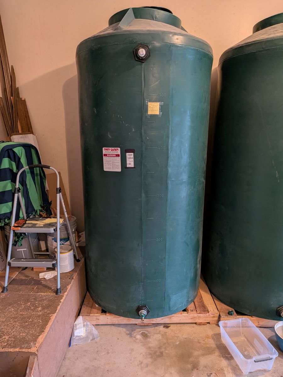 550 Gallon Chem-Tainer Water Storage Tank — Great Condition