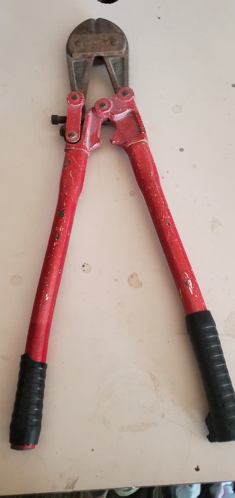 18-Inch Heavy Duty Bolt Cutters 