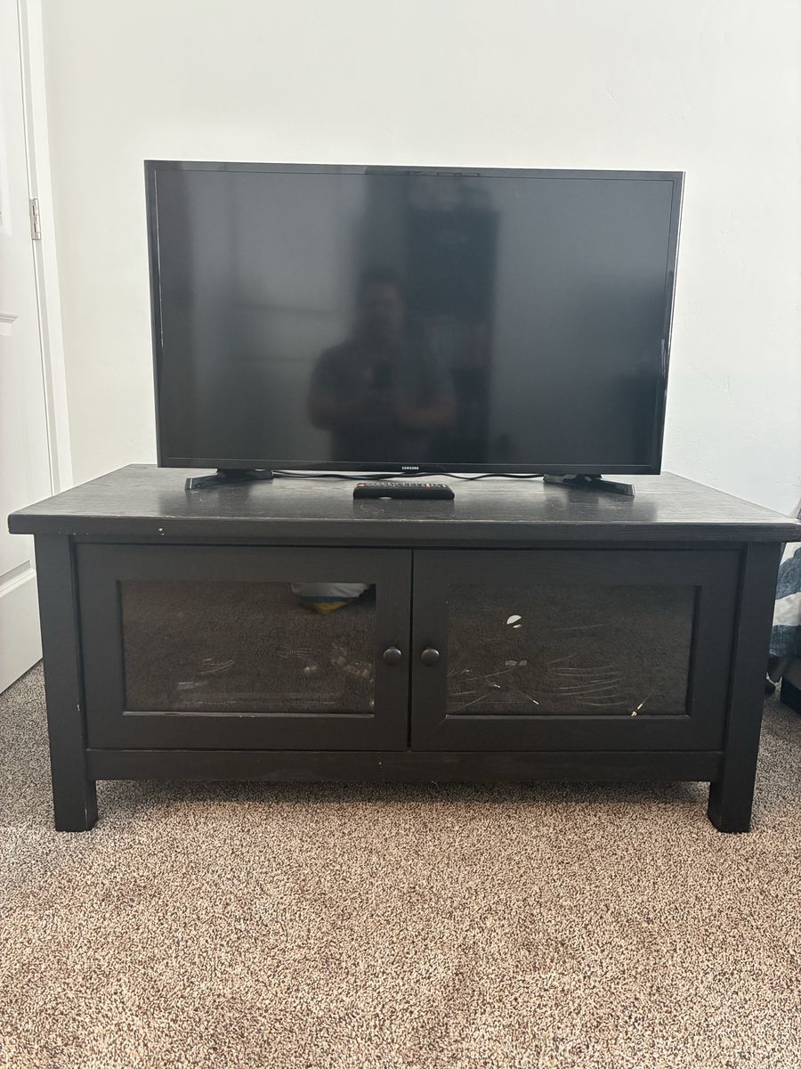 Black tv stand
