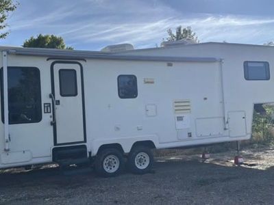 30’ Fifth Wheel w/ Slide, Generator & New Roof