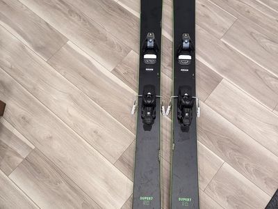 190cm Skis w/ Bindings: Rossignol Super 7 RD Skis, Salomon STH2 WTR 13 Bindings