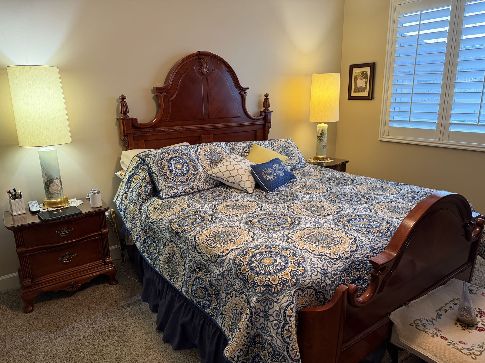 Cherry Queen Bedroom Set