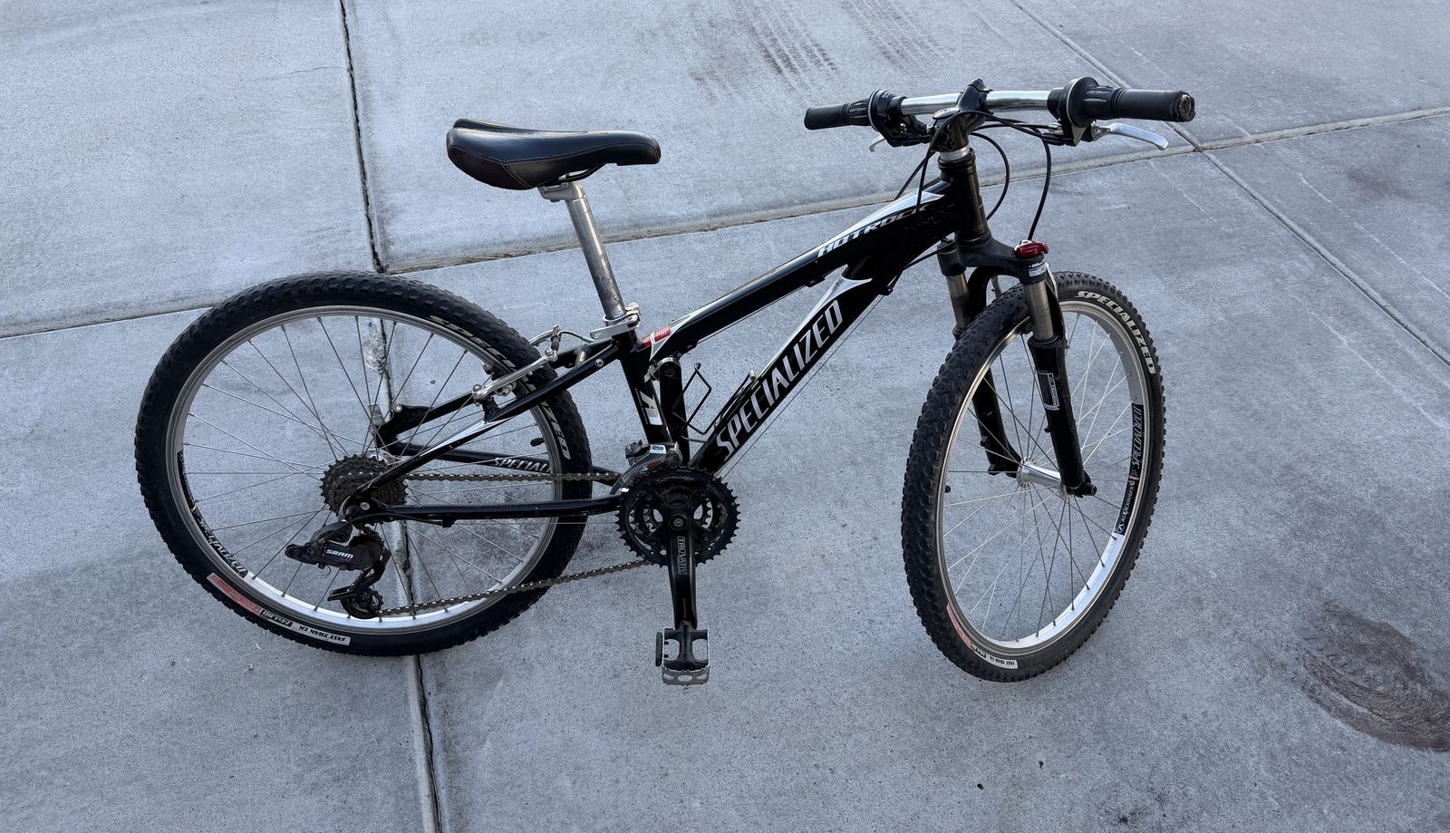 specialized hot rock youth bike 24' tires