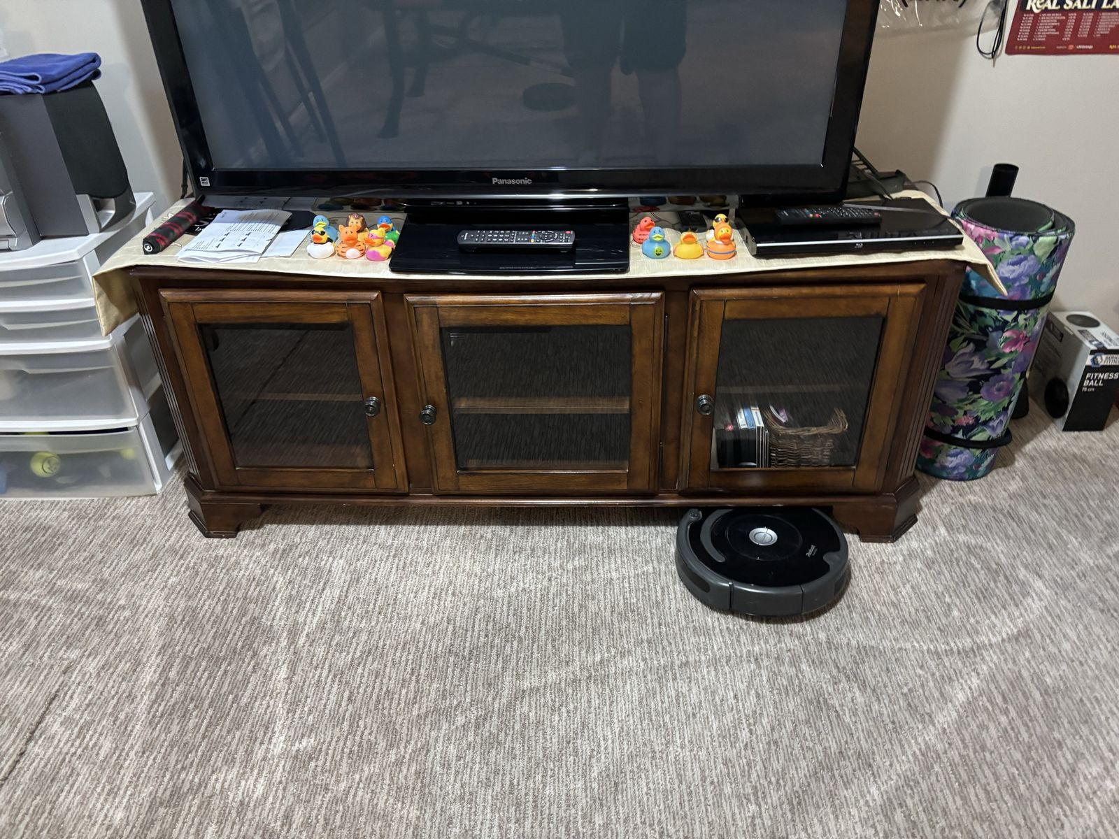 Entertainment/TV stand with storage